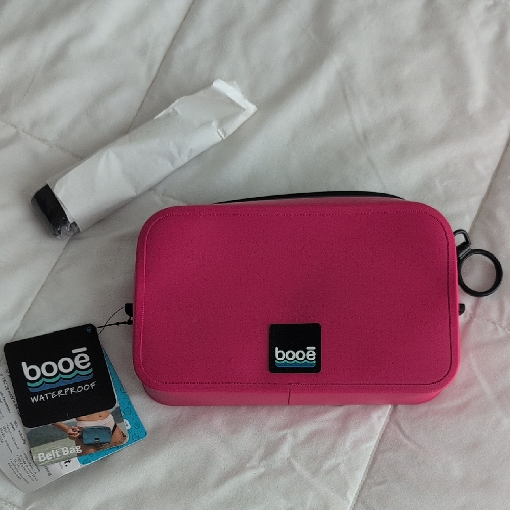 NWT booe Waterproof Belt Bag